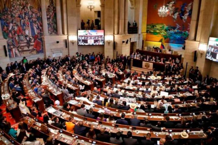 Reforma a la salud logra aprobación de 12 artículos más en el Congreso y llega a 102 de 143