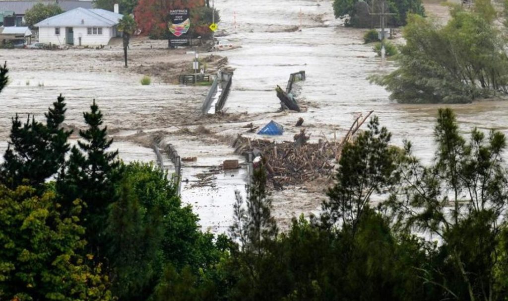 Fuerte ciclón en Nueva Zelanda dejó cuatro muertos y más de 10.000 personas desplazadas