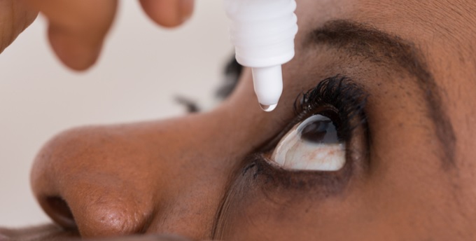 Alertan por uso de gotas para los ojos relacionadas con una muerte y casos de ceguera permanente
