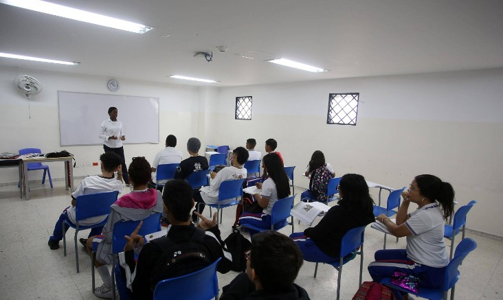 Estudiantes pierden el año