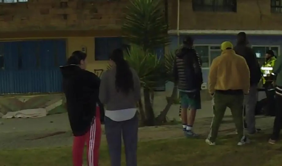 Al pedir pedir que le bajaran a la música: Madre e hijo murieron linchados en Bogotá