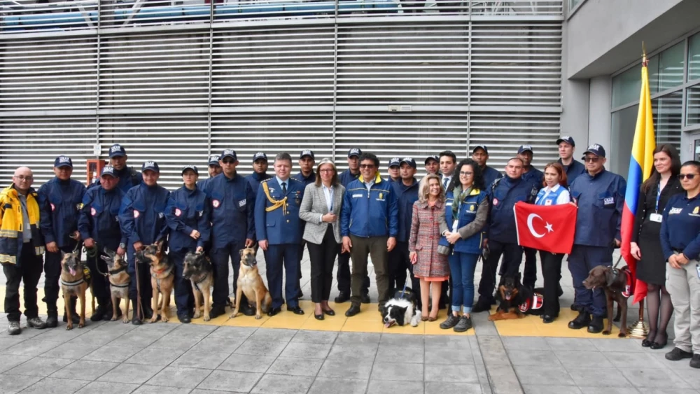 Equipo colombiano que ayudará en TurquíaFoto: @Ungrd