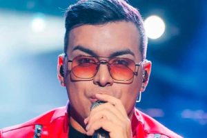 La pedida de mano de Yeison Jiménez a su novia en París, no salió como esperaba