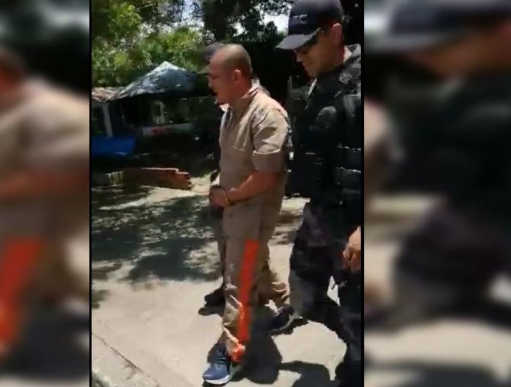 El Negro Ober llega esposado de manos y pies a la cárcel de máxima seguridad Doña Juana tras amenazas a la fuerza pública y comerciantes