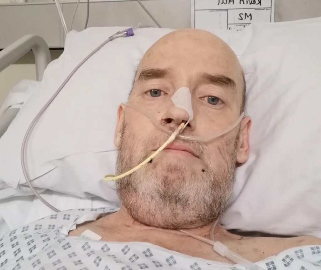 Escritor británico relata su experiencia en el "reino de los espíritus" durante una operación cardíaca