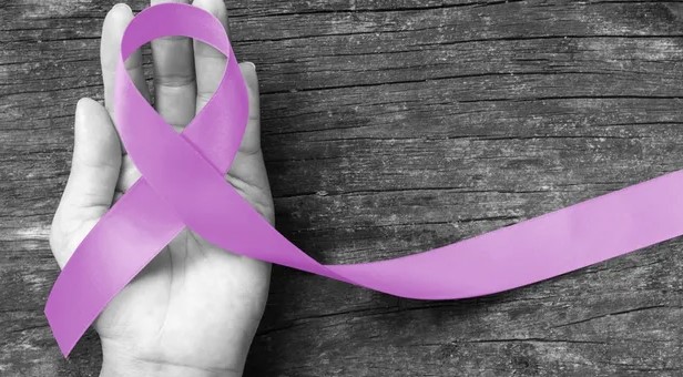 ¿Por qué se utiliza un lazo morado en el 8M, Día Internacional de la Mujer?