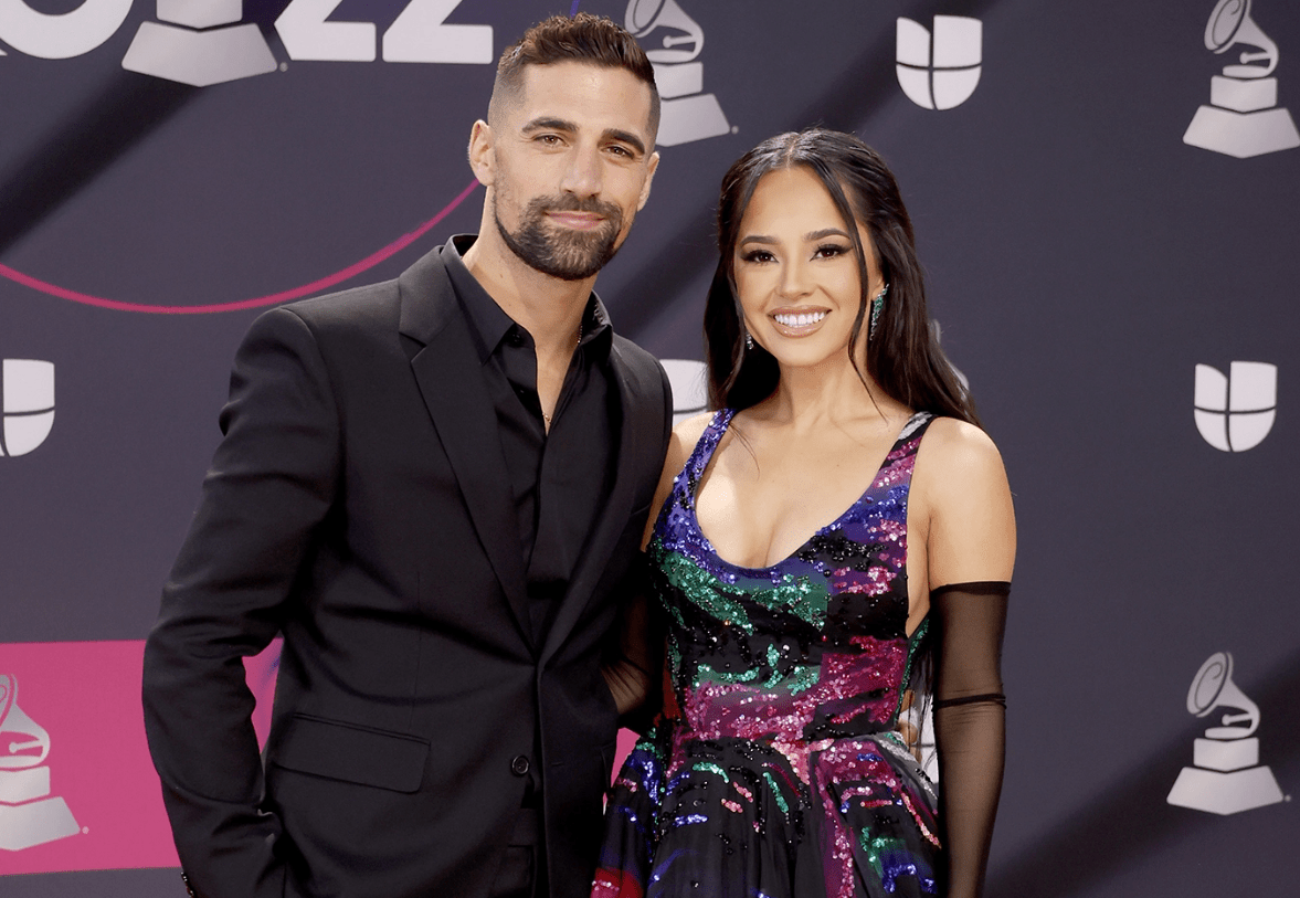 Becky G a punto de romper su compromiso por infidelidad de su novio futbolista
