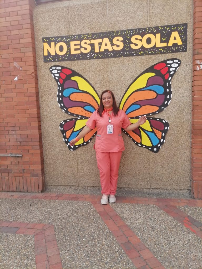 Atacan con ácido a líder feminista en Tunja