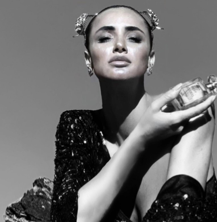 Influencer brasileña convierte en perfume su sudor y asegura que atrae el amor y el sexo