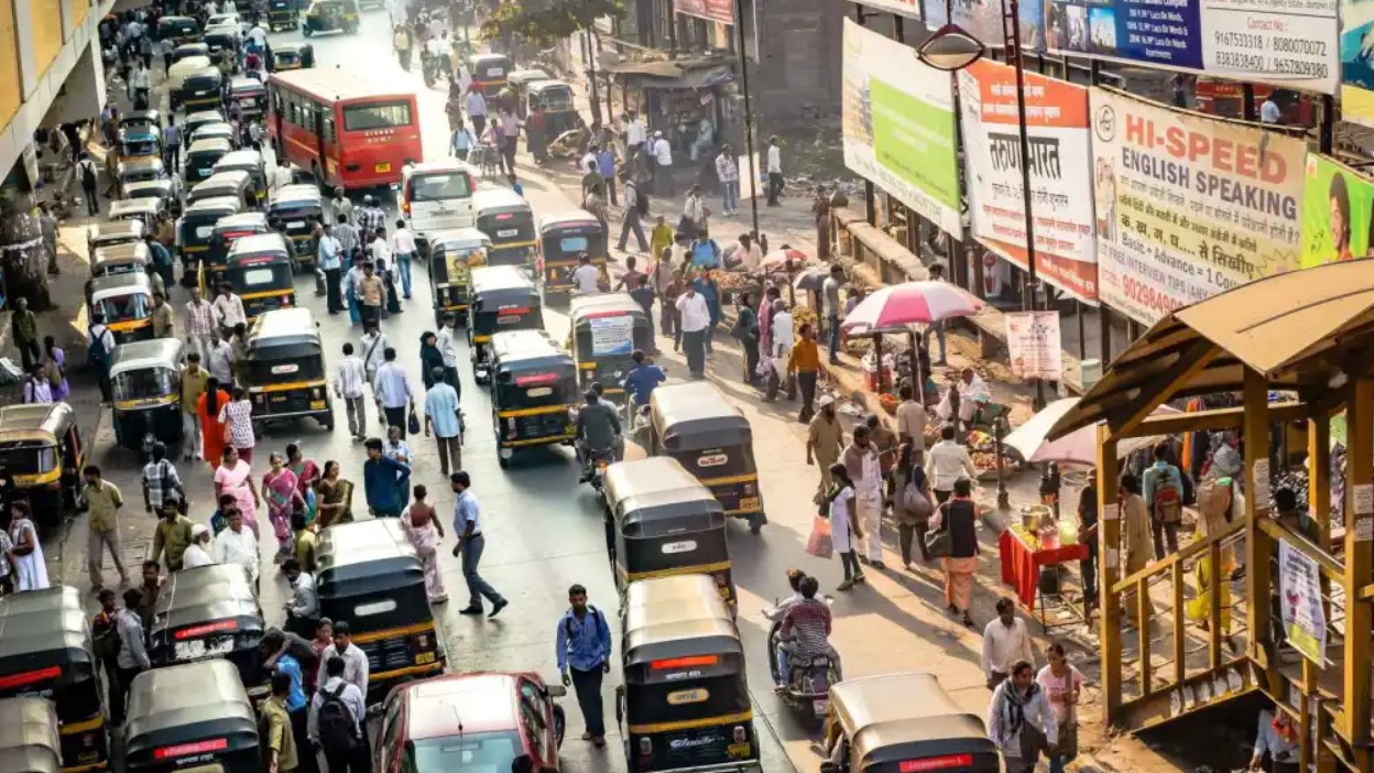 La India supera a China como el país más poblado del mundo, según la ONU