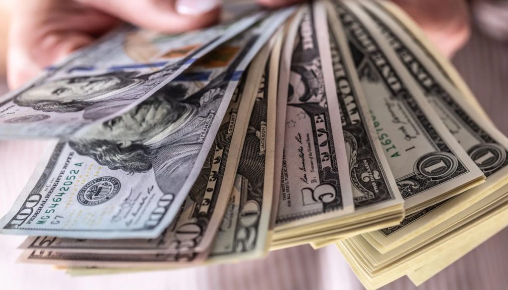 Argentina restringe operaciones de bonos en moneda extranjera para reducir presión en los mercados alternativos de cambio