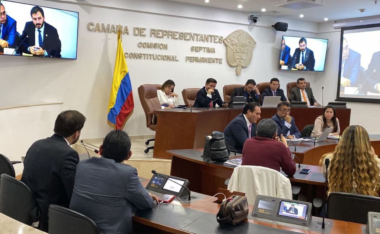 Reforma a la saluda supera ponencia negativa que buscaba archivarla y seguirá debatiéndose en cámara