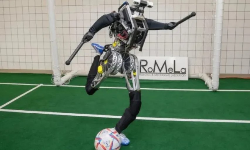 Presentado ARTEMIS, el primer robot futbolista capaz de patear una pelota y mantener el equilibrio contra fuertes patadas