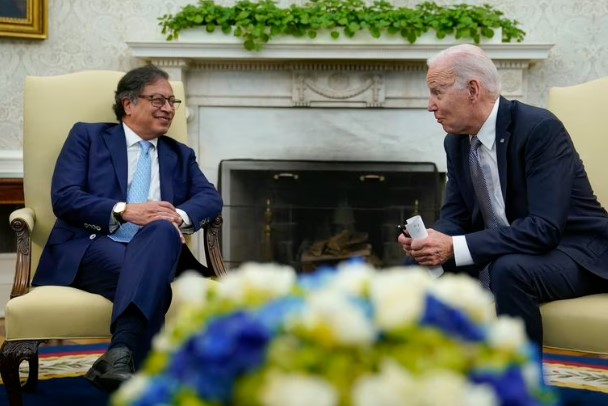 El ELN criticó reunión del presidente Petro con presidente de EE. UU.