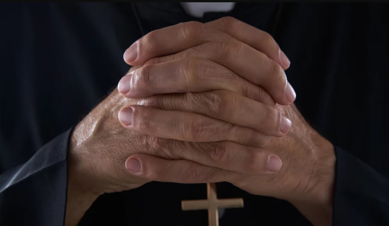 Pedofilia en iglesias: el testimonio de un joven que fue violado por un sacerdote cuando era monaguillo