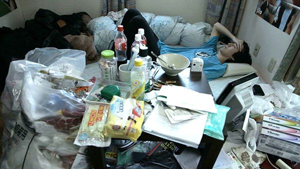 Corea del Sur aprueba medidas para combatir el fenómeno del hikikomori con subsidio mensual y apoyo psicológico.