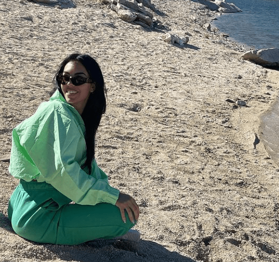 La novela colombiana que Georgina Rodríguez le pone a sus hijas a la hora de comer