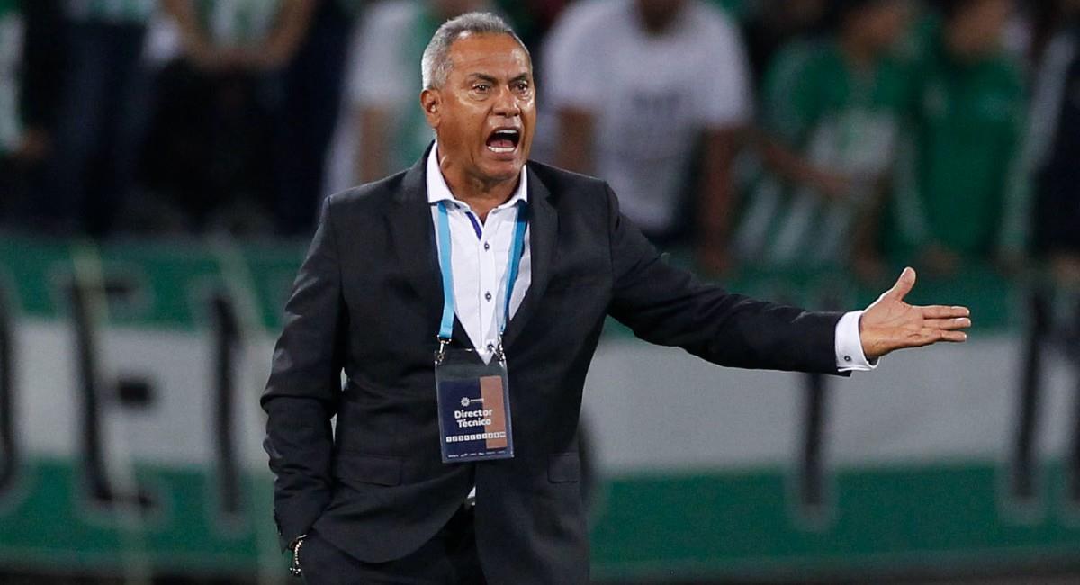 Técnico de Deportes Tolima quedó en evidencia al descargarse contra un periodista tras una rueda de prensa