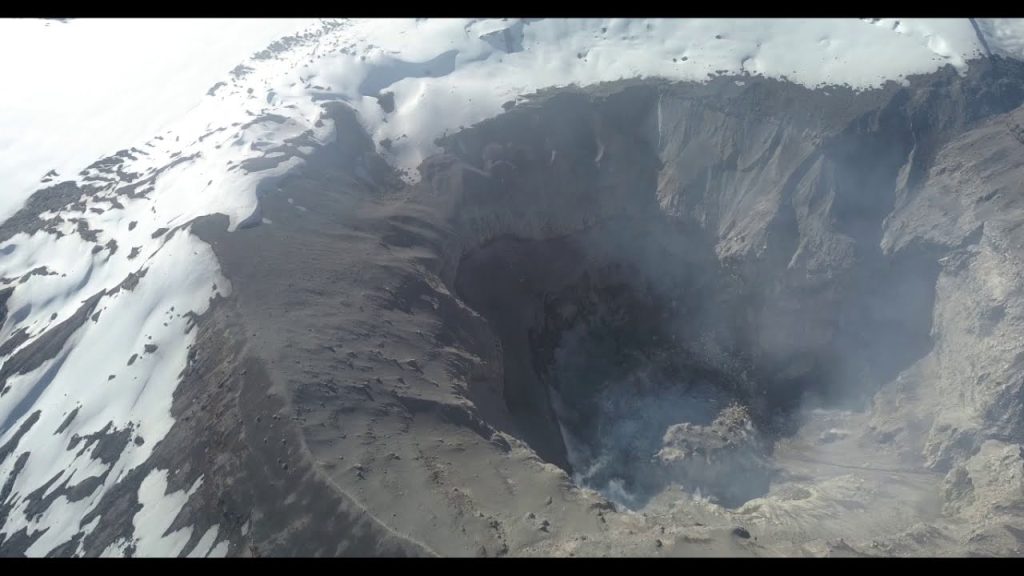 SGC atento al comportamiento del volcán Nevado del Ruiz ante presencia de nuevo magma