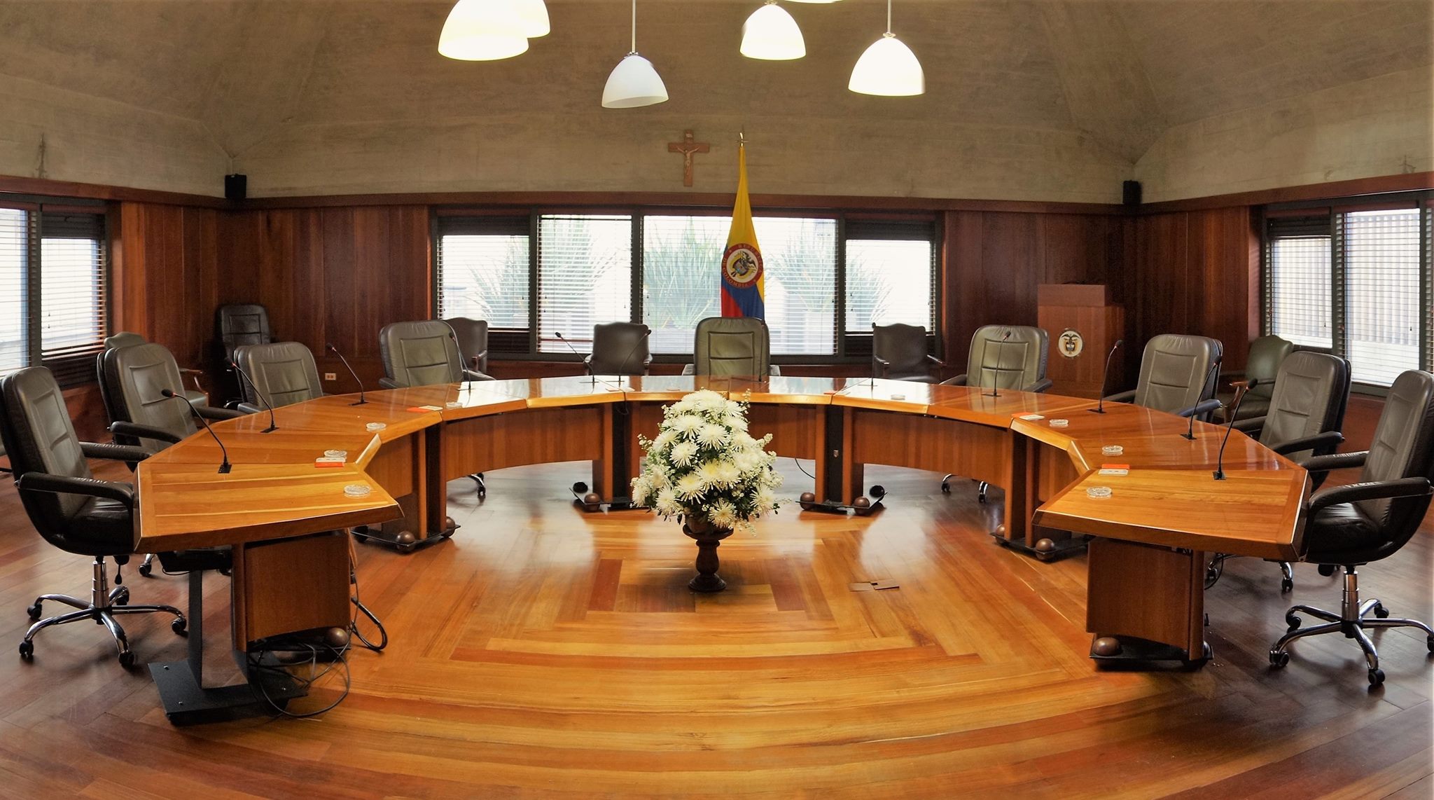 Ponen en cintura a abogados 'brabucones' que intimidan a la contraparte