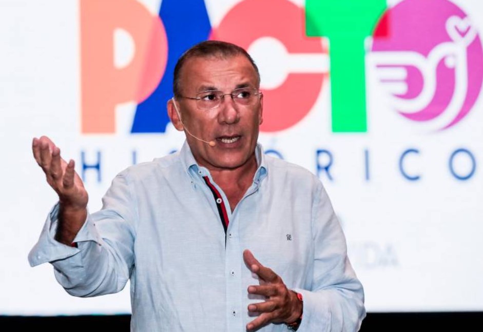 ¿Por qué fue destituido Roy Barreras de su curul como senador?