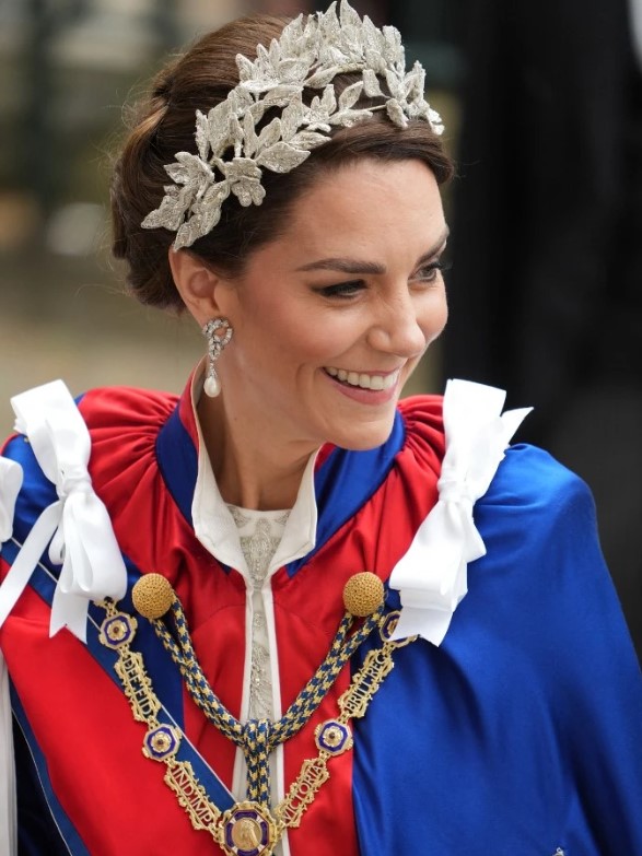El homenaje de Kate Middleton a la Princesa Diana durante la coronación de Carlos III