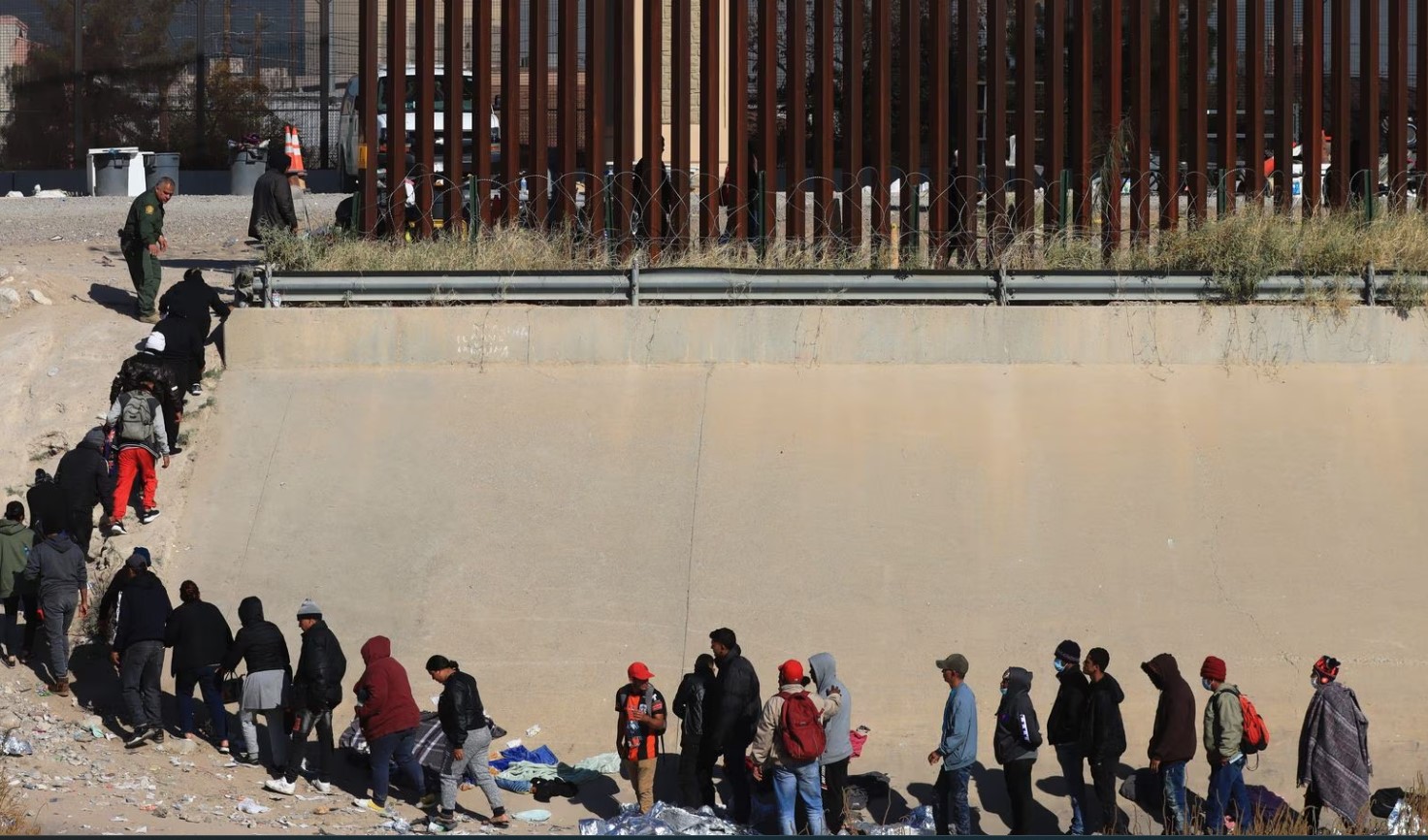 A tres días del fin del título 42 se cuentan por miles los ciudadanos extranjeros expulsados de EE.UU.