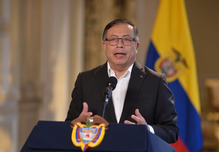 El presidente Petro defiende los derechos políticos de Jorge Quevedo frente a la medida del Partido Conservador