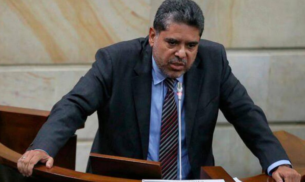 ¿Puede Carlos Hernán Rodríguez evitar su salida de la Contraloría?