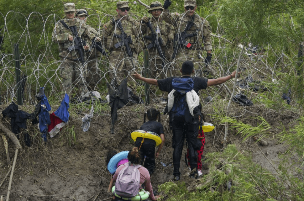 Estados Unidos acaba con norma que expulsaba migrantes por motivos de salud pública