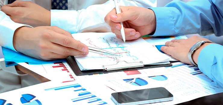 Expectativa por inicio de discusión sobre el incremento del salario mínimo en Colombia para 2025