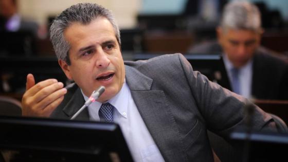 Pese a la polémica Ministro Bonilla mantiene su tésis sobre financiación del ELN