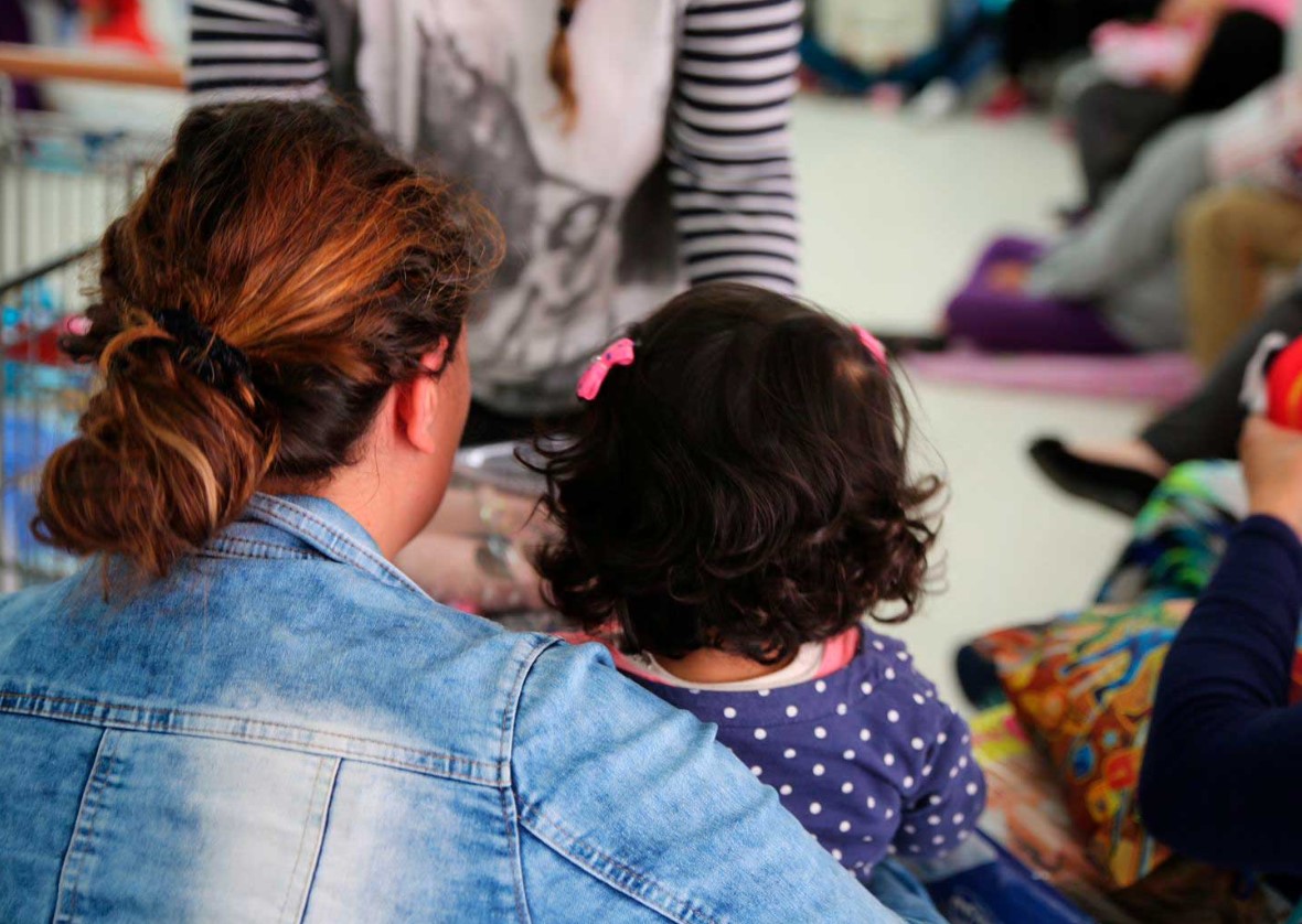 Madres cabeza de familia podrían salir de las cárceles a trabajar