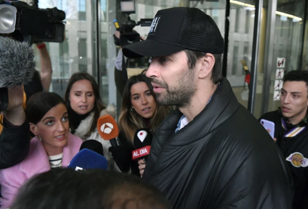 Piqué está harto de las preguntas sobre su relación con Clara Chía