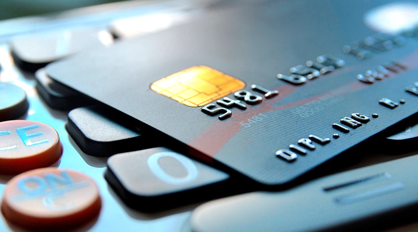 Así estarían operando estafadores contra usuarios de tarjetas de crédito