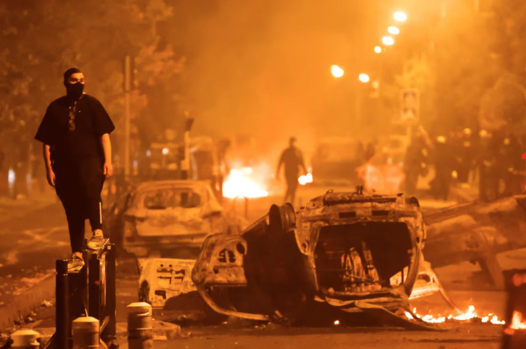 Más de 875 detenidos en Francia durante la tercera jornada de protestas