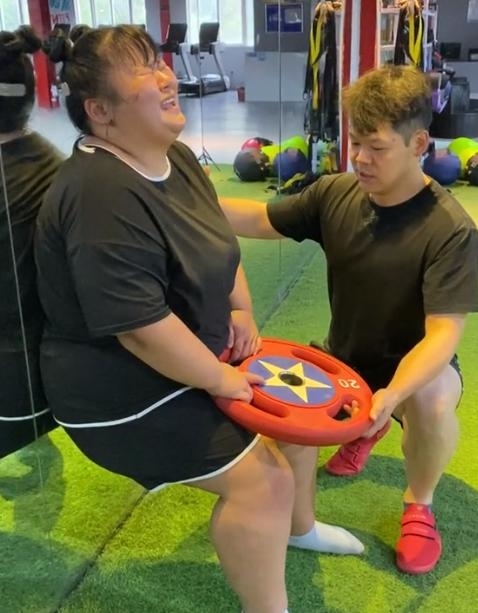 Influencer muere durante campamento de pérdida de peso en China