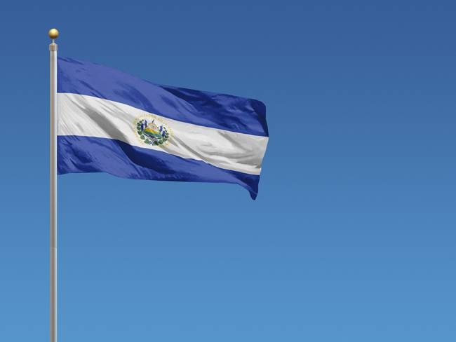 Allanan casas de colombianos señalados de lavado de dinero en El Salvador