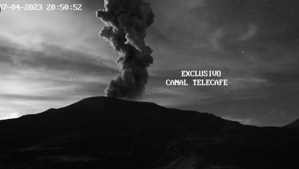 Registran actividad en el volcán Nevado del Ruiz