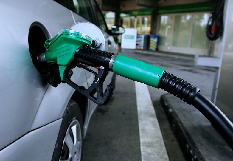 Advierten que precio de galón de gasolina podría llegar a $50.000