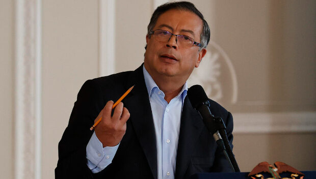 Pdte, Gustavo Petro pide bajas las tazas de interes.
