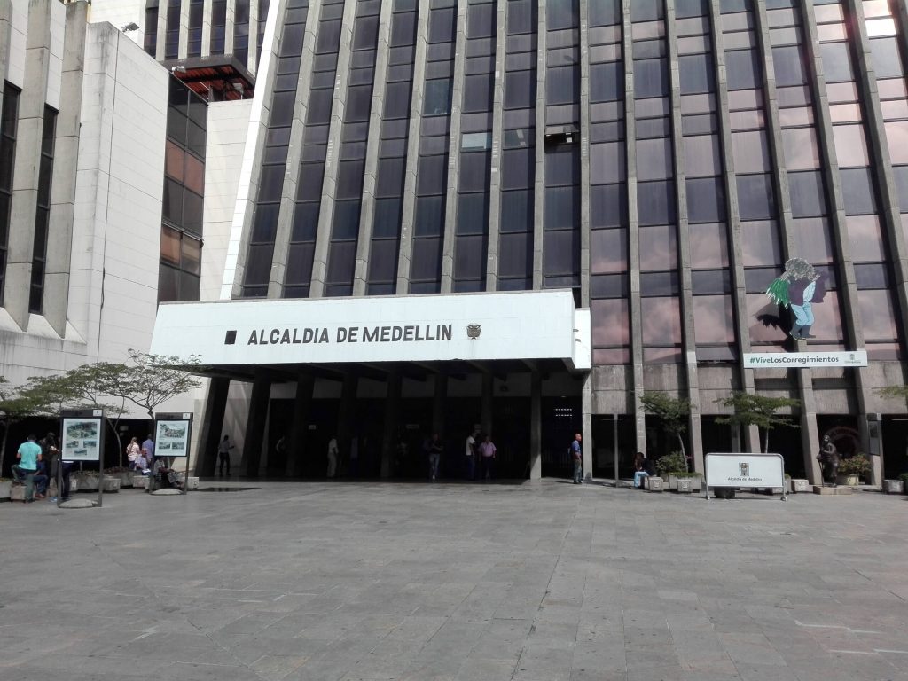 Investigan irregularidades en caja menor del alcalde de Medellín