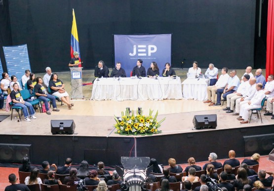 Investigan a funcionario de la JEP por tratar de “tocar” a una compañera