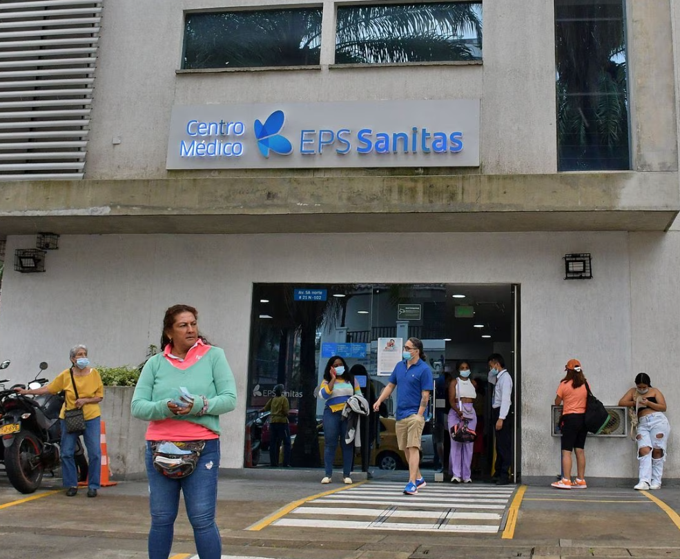 ¿Cuál es el origen de la crisis de medicamentos de la EPS Sanitas con droguería Cruz Verde?