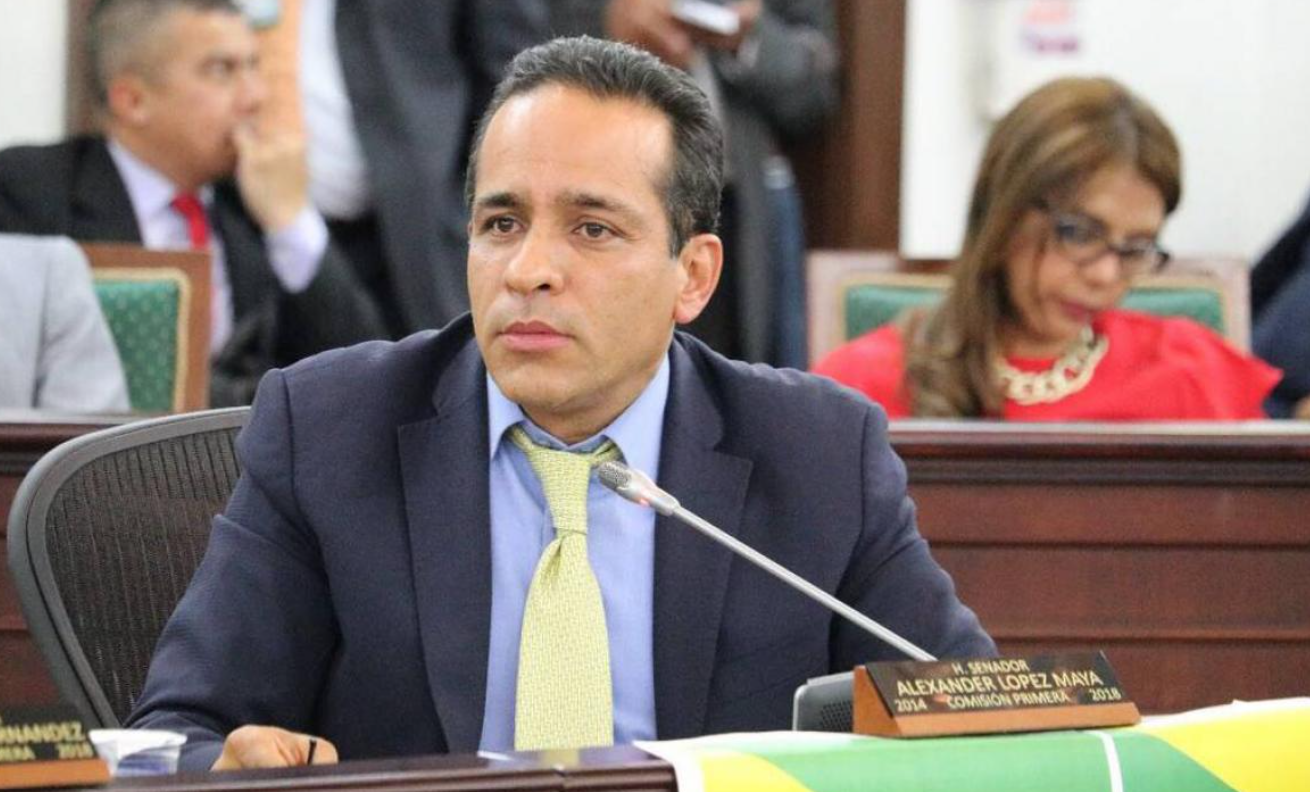 Por doble militancia anulan elección del senador Alexander López Maya