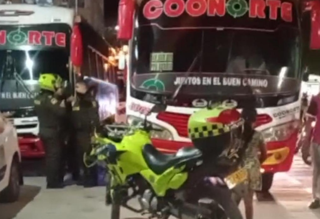 Masacre en bus de Puerto Berrío: principal hipótesis apunta a ajuste de cuentas entre bandas