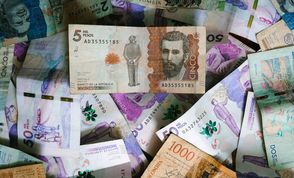 Desafíos económicos para Colombia en 2024: expertos prevén más desaceleración