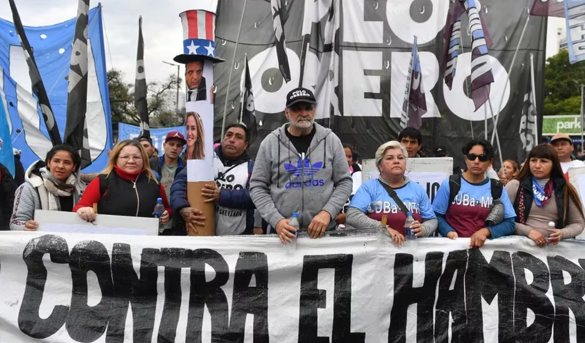 Izquierda argentina convoca primera jornada de protestas ante paquete económico de Milei