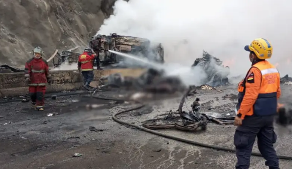 Asciende a 25 el número de fallecidos por accidente de tránsito en Caracas