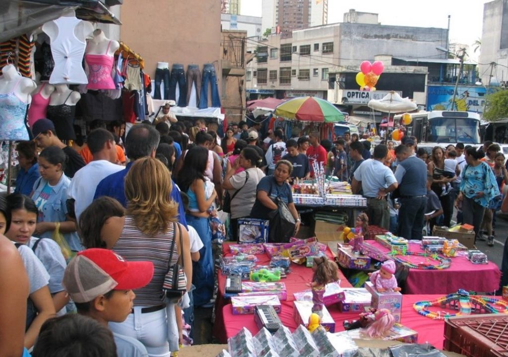 Gobierno nacional lanzó programa para formalizar negocios informales en Colombia